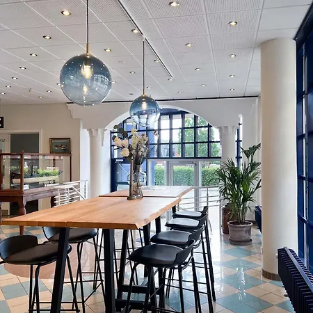 腓特烈港索曼德施恩酒店 酒店